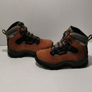 Salomon Women's Contagrip Clima-Dry Leather Hiking Boots